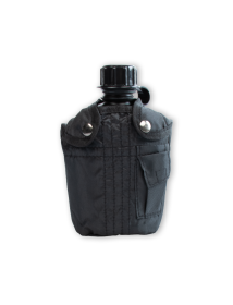 Feldflasche mit schwarzer Hülle